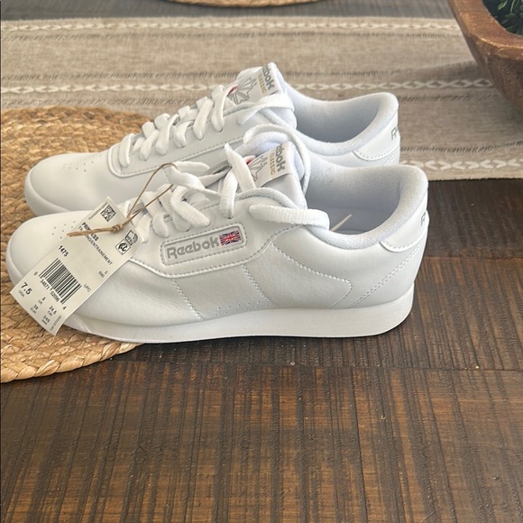Reebok Classic White Sneakers - Picture 2 of 4